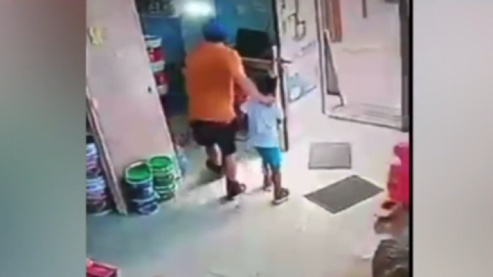 Video registra a niño de 8 años robando un notebook en una ferretería de Puerto Montt