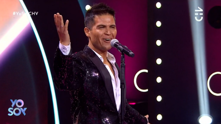 Américo encendió el escenario con su interpretación de 