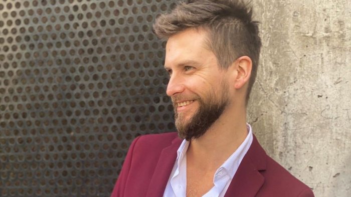 Derritiendo corazones: El tierno video de Jean Philippe con un gato que tiene a las redes sociales enloquecidas