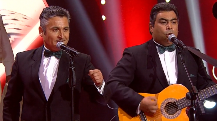 Con mucha elegancia el Dúo Dinámico se presentó en la Gala de Yo Soy