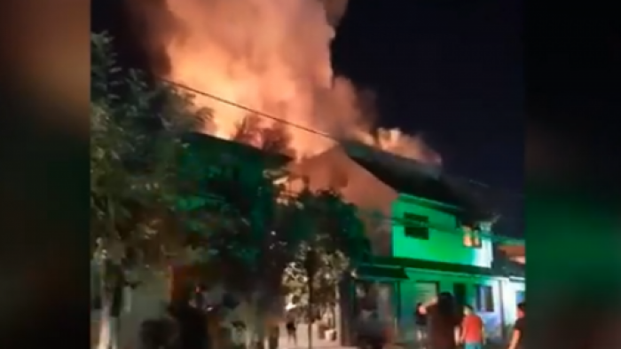 Grave incendio afectó a dos viviendas en San Miguel