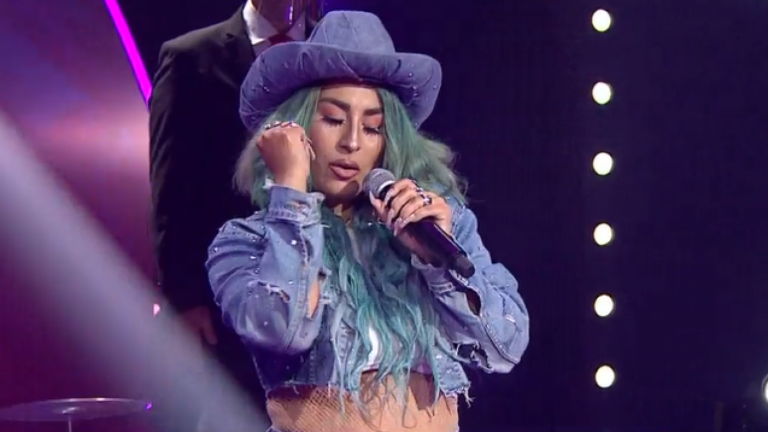 Empoderada del escenario: Karol G logró avanzar a la última etapa del repechaje