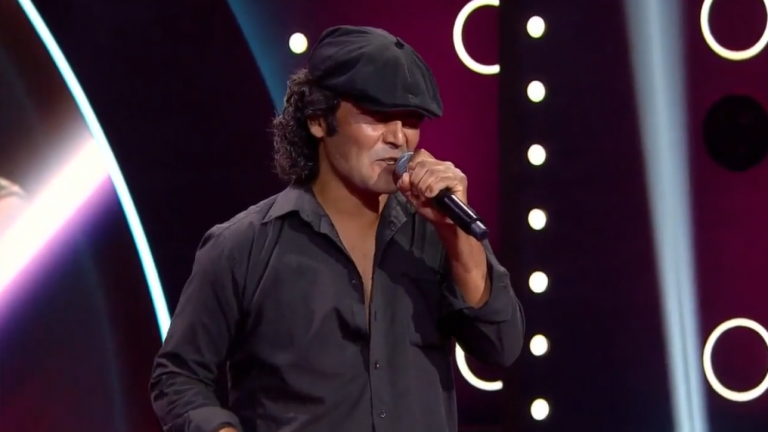 Una voz espectacular: Brian Johnson maravilló al jurado con su presentación