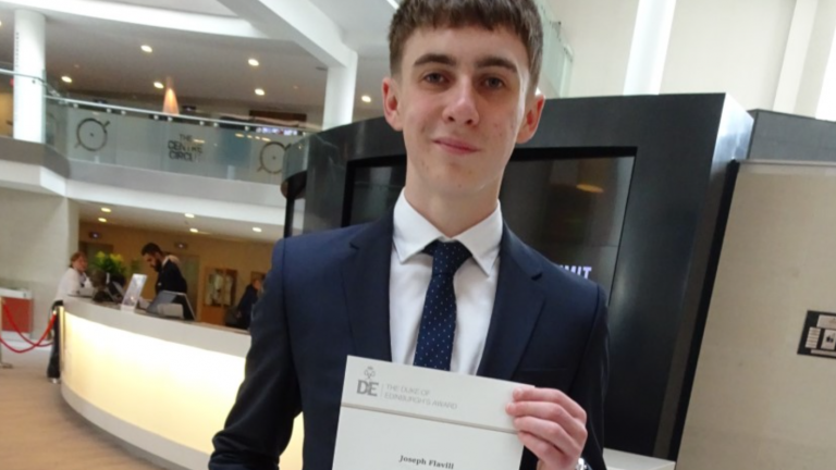 Pasó 10 meses en coma y despertó sin saber de la pandemia: Incluso contrajo dos veces COVID-19