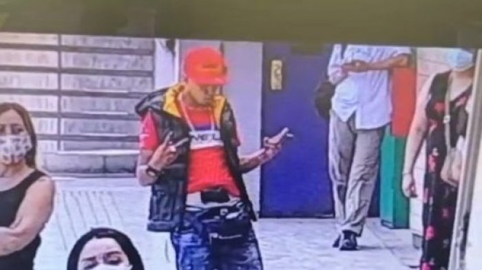 Dos detenidos por porte de arma en el Metro: Se fotografiaban con la pistola y portaban droga