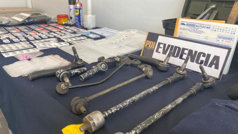 Detuvieron a falsos mecánicos: Simulaban reparar autos sin fallas y hasta usaban piezas dañadas