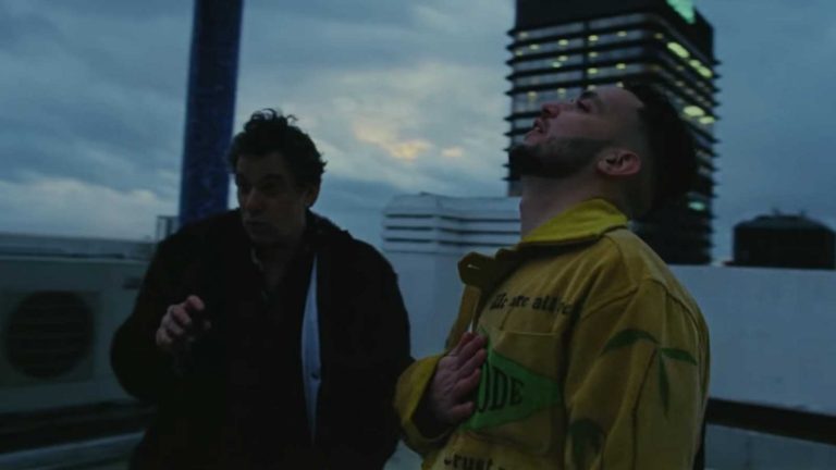 C. Tangana tiene un cohete en el pantalón en su sorpresiva colaboración con Andrés Calamaro