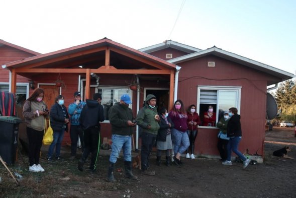 Nueva arista: Policías investigan el entorno de la casa de Tomás Bravo