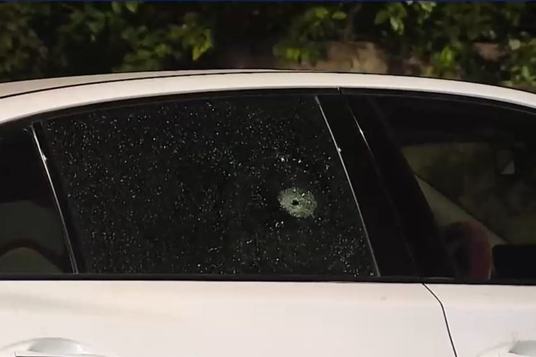 Dos menores murieron baleados en encerronas: Una niña de 5 años en Huechuraba y otro niño de 6 años en Maipú