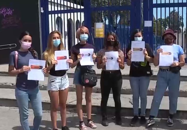 Más de 100 jóvenes denuncian a la Usach: Les dijeron que estaban seleccionados, pero era un error