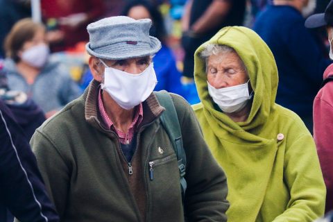 Están vacunados: Adultos mayores afectados por brote COVID-19 en hogar no presentan síntomas graves