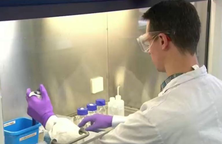 Requiere sólo una dosis: Laboratorio CanSino ingresará solicitud para evaluar uso de su vacuna en el país