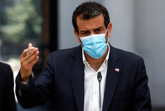 Ministro del Interior fue internado en el Hospital de la Fach tras dar positivo al COVID-19