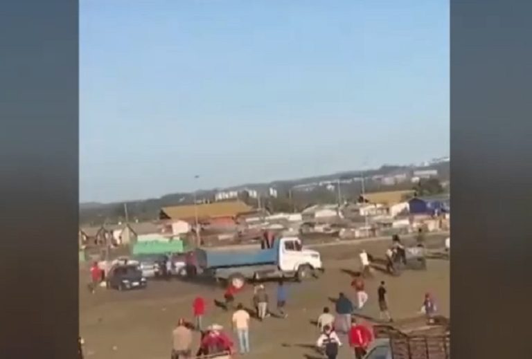 Conductor de camión fue baleado tras intento de atropello en carrera de caballos clandestina