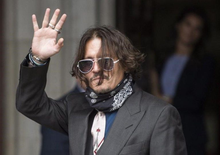 Vagabundo ingresó sin permiso a mansión de Johnny Depp: Se duchó y se sirvió un trago antes de ser descubierto