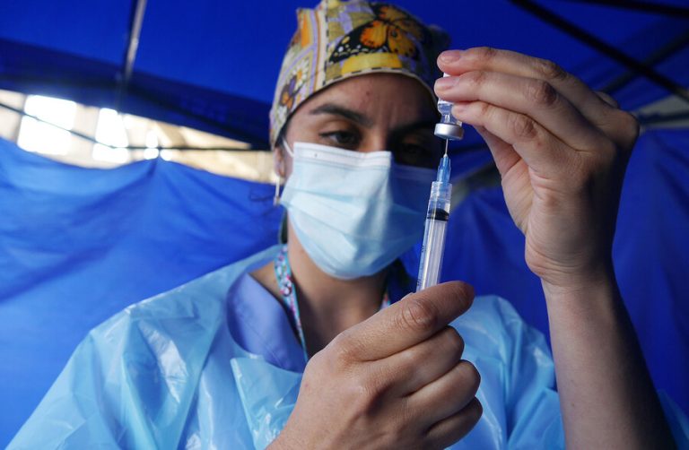 Parte la vacunación a población sana: Este miércoles le toca a las personas de 59 años