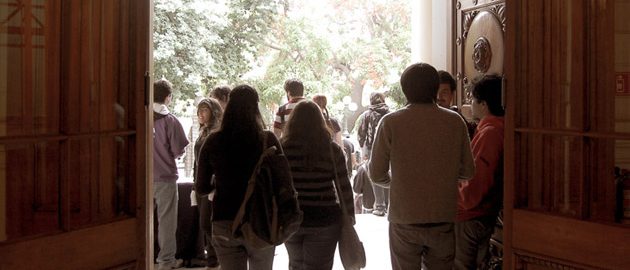 Superintendencia solicita el cierre de la U. La República y la reubicación de sus estudiantes