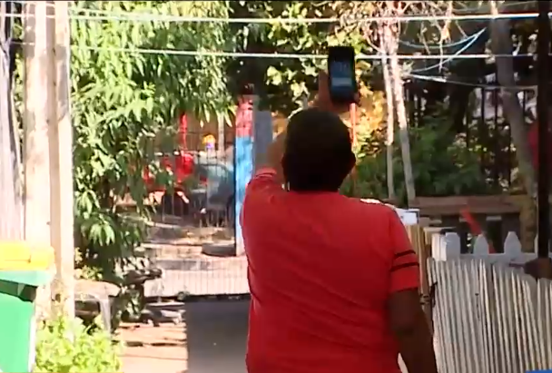 Miles de familias sin acceso a Internet por vivir en zonas rojas: Servicio es deficiente en 42 comunas del país