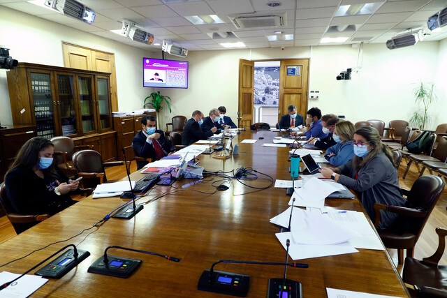 Aprueban en general el proyecto para postergar las elecciones