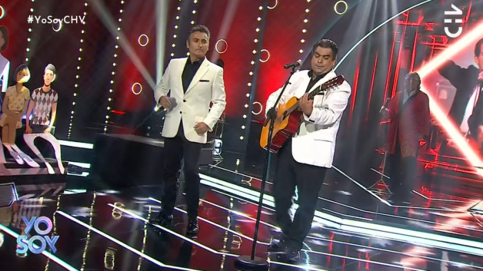 Dúo Dinámico logró avanzar a la siguiente etapa cantando 