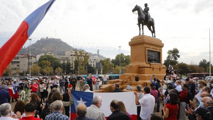 Hubo detenidos: Polémico homenaje al General Baquedano previo a su retiro de Plaza Italia