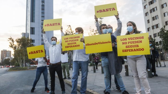 Diputados de RN se manifestaron por traslado de monumento del General Baquedano
