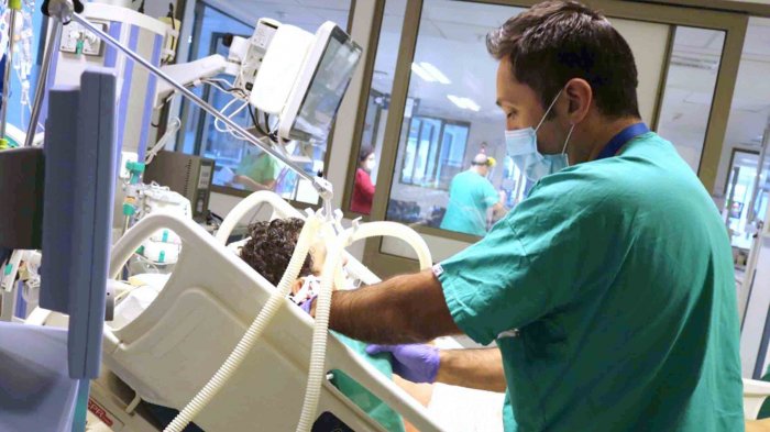 Alarma por rebrote de Covid-19: Quedan 81 camas criticas en la Región Metropolitana