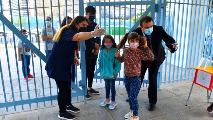 Alcaldes debatieron: ¿Fue buena idea retornar a clases presenciales?