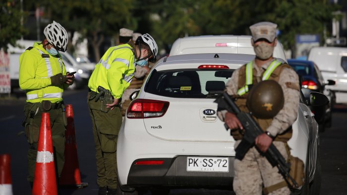 Controles sanitarios en la RM: Militares realizaron estrictas fiscalizaciones para verificar cumplimiento de cuarentenas