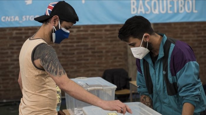 ¿Aplazar las elecciones o cuarentena total en la RM antes del 10 y 11 de abril?