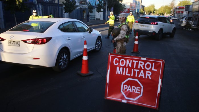 “Creo que hay medidas que rayan en lo ridículo”: La crítica del doctor Juan Espinoza sobre manejo de la pandemia