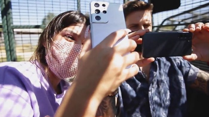 Un aventura muy salvaje: Tati Fernández se la jugó para fotografiar a leones y tigres