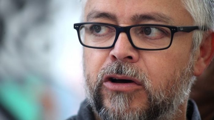 Jorge Baradit se refirió a sus polémicos tuits: 