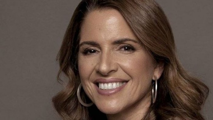 “Muy ochentera”: Monserrat Álvarez sorprendió con emotiva foto de su infancia