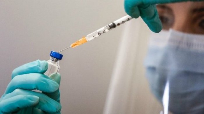 Vicepresidente de la SOCHIMU se refirió a efectividad de las vacunas ante nuevas cepas del Covid-19