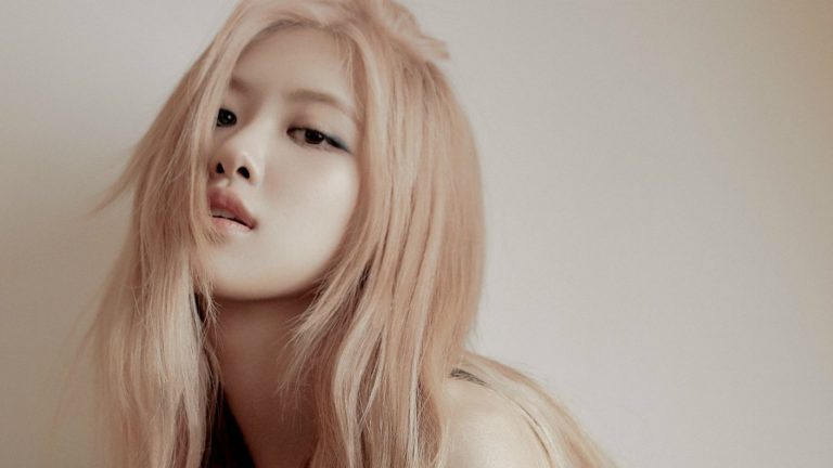 Rosé de BLACKPINK debutó como solista y lanzó su primer disco “R”