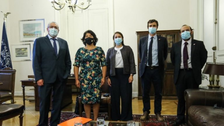 Nueva mesa del Senado se reunió con la Segpres: 