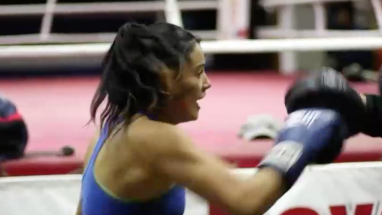 Viaja todos los días a Santiago: Los obstáculos que enfrenta Denisse Bravo, promesa del boxeo nacional