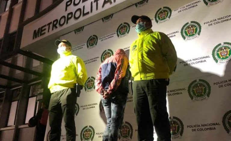 Indignación por cruel abuso a niña de 3 años: Su propia madre lo grabó y lo mandó por WhatsApp