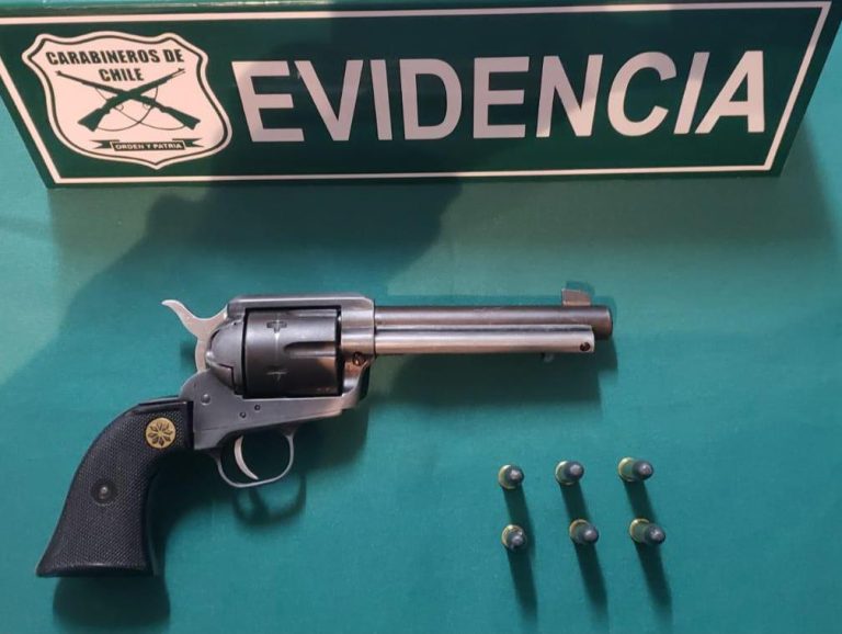 Había drogas y un arma: Carabineros detiene a 9 personas en nueva fiesta clandestina en Antofagasta
