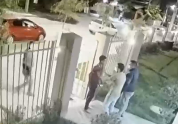 5 carabineros detenidos por agredir a conserje tras fiesta clandestina en Talca