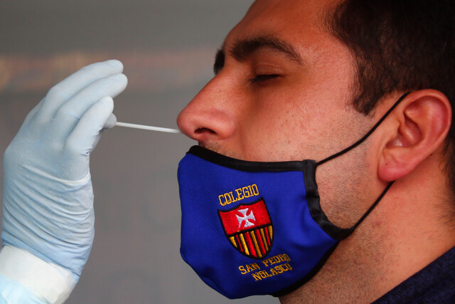 Nuevo récord: Contagios diarios alcanzan los 8.195 nuevos casos este jueves