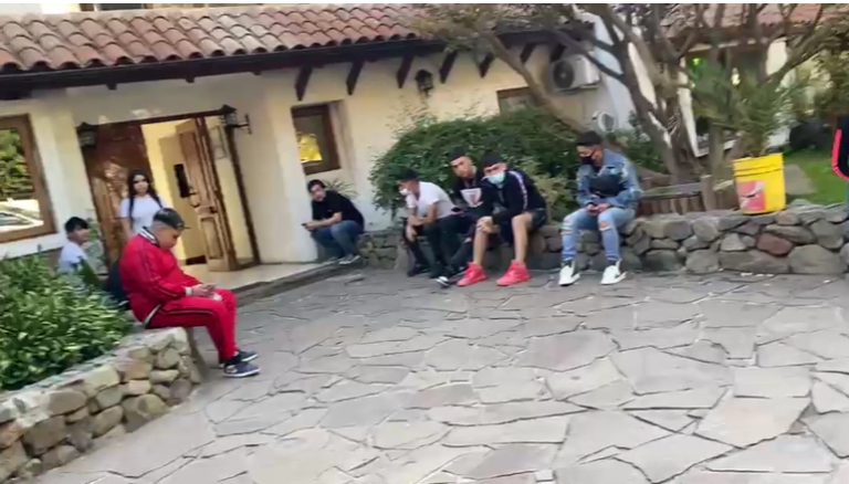 Detienen a productor musical tras ser sorprendido junto a 10 personas en fiesta clandestina