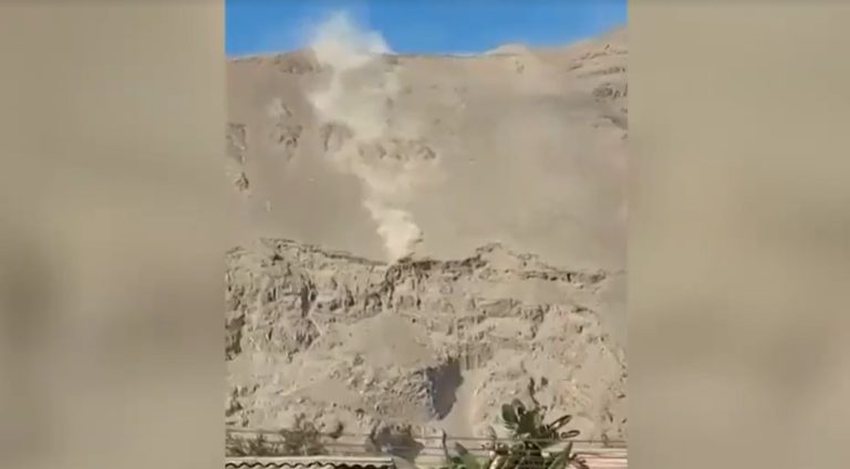 Impactante desbarrancamiento de auto en Iquique: Una persona lo habría desenganchado tras discusión