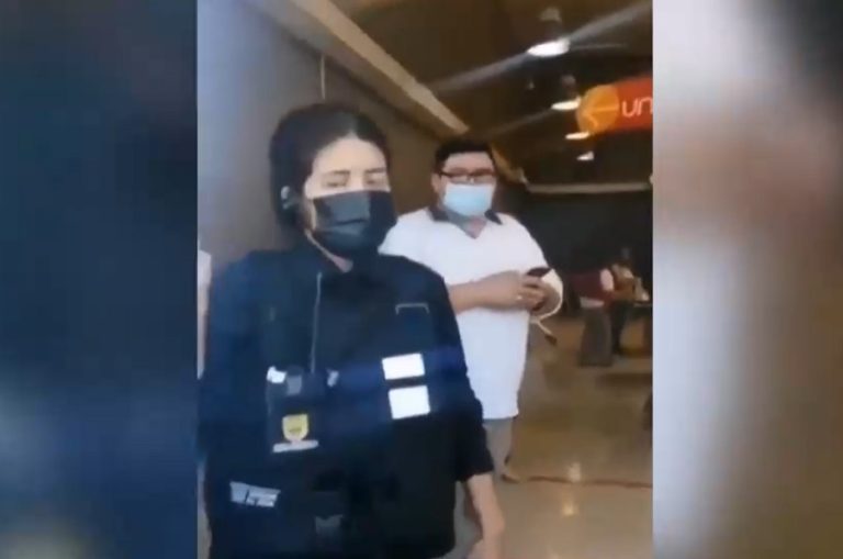 Supermercado le prohibió el ingreso a una madre con su hija: Clientes acusaron falta de criterio