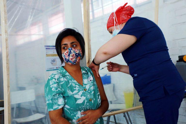 Doctora Dabanch por polémica con Sinovac: 