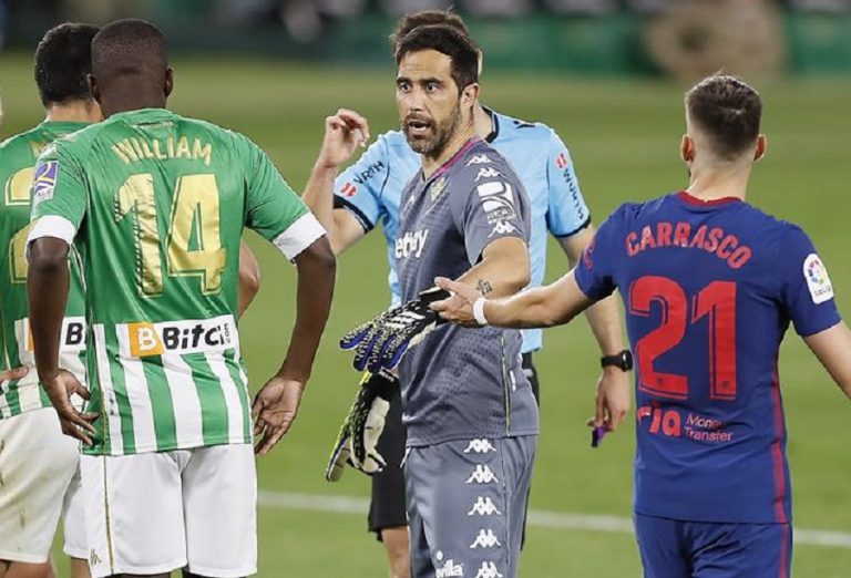 Betis de Pellegrini igualó ante el líder Atlético de Madrid con Bravo como protagonista