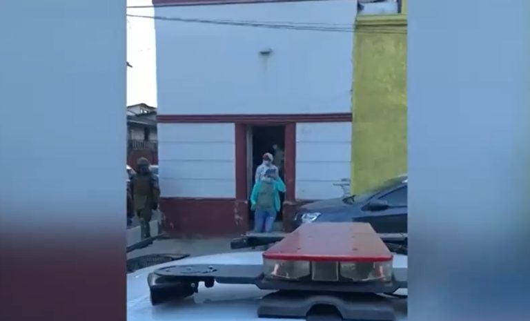 Casi de manera simultánea: Detienen a más de 30 personas en dos fiestas ilegales en la RM