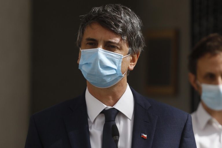 Ministro Couve y vacuna de Sinovac: 