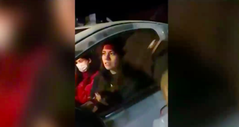 “Hay mucha gente que lo hace”: Mujer huyó de control militar en pleno toque de queda y chocando un auto